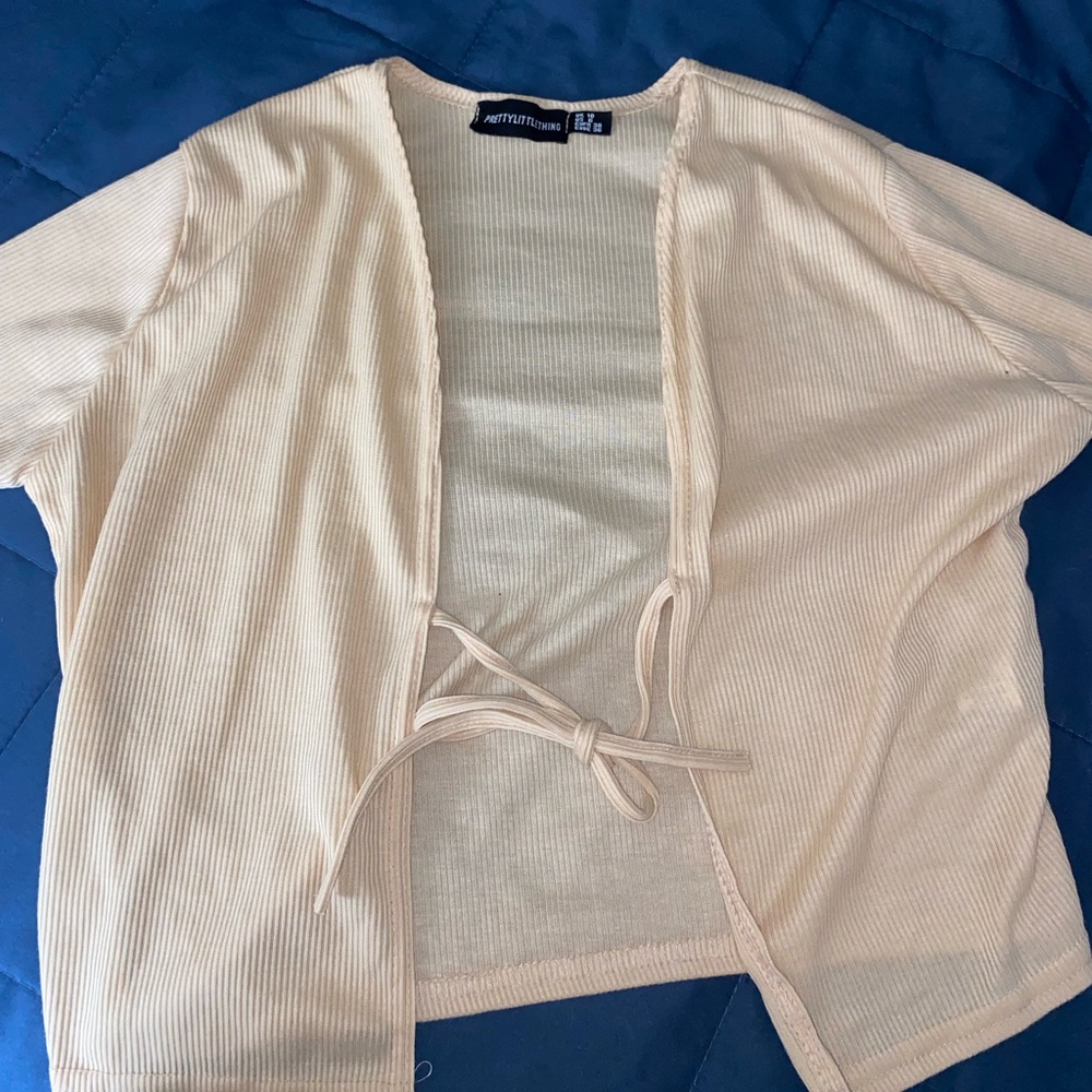 Prettylittlething crop top